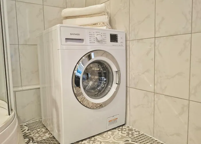 Chez Charlie - Centre - 2 Pieces *